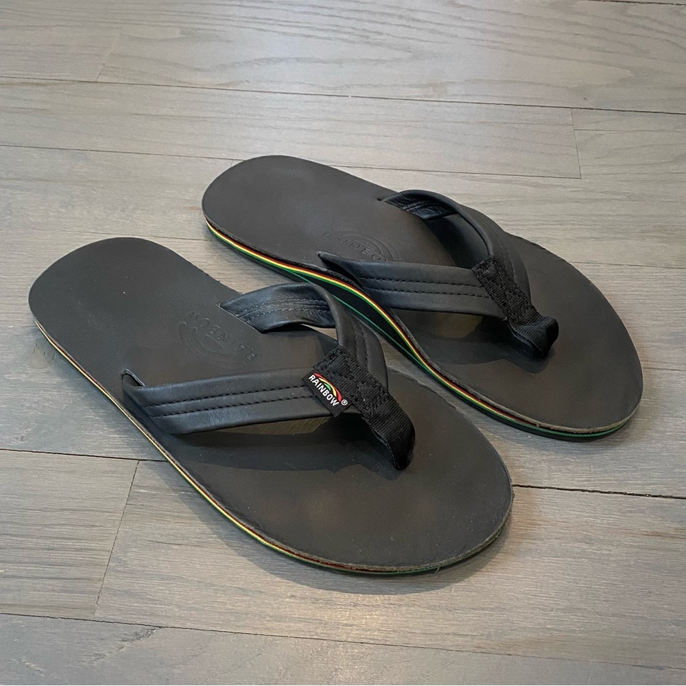Mens Rainbow flip flops size Large 9.5-10.5 pre-owned